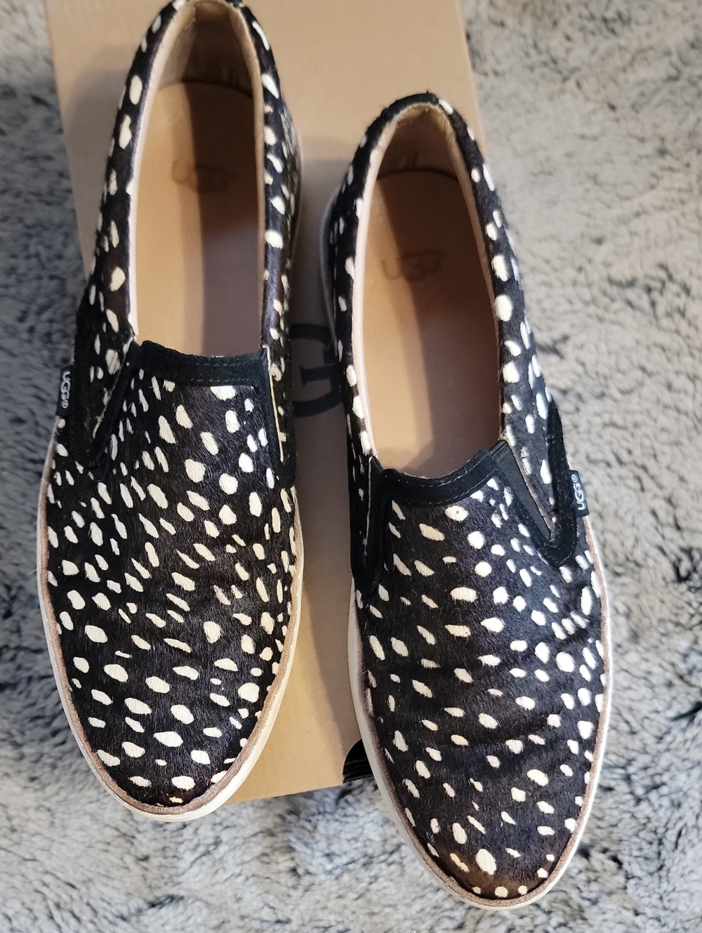 UGG W Soleda Exotic Sneaker Black White Spotted Calf Hair Slip On Box Sz 9